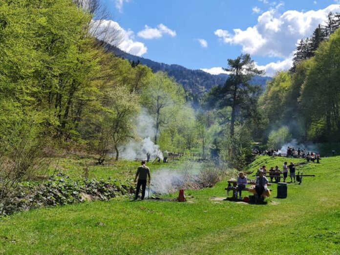 Vreme bună în minivacanța de 1 Mai și Paște
