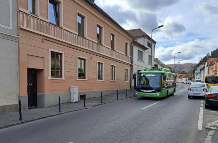 Semimaratonul Brașov: Sâmbătă, 6 aprilie, se oprește circulația 20 de minute la autobuzele 4, 50, 52, în Schei