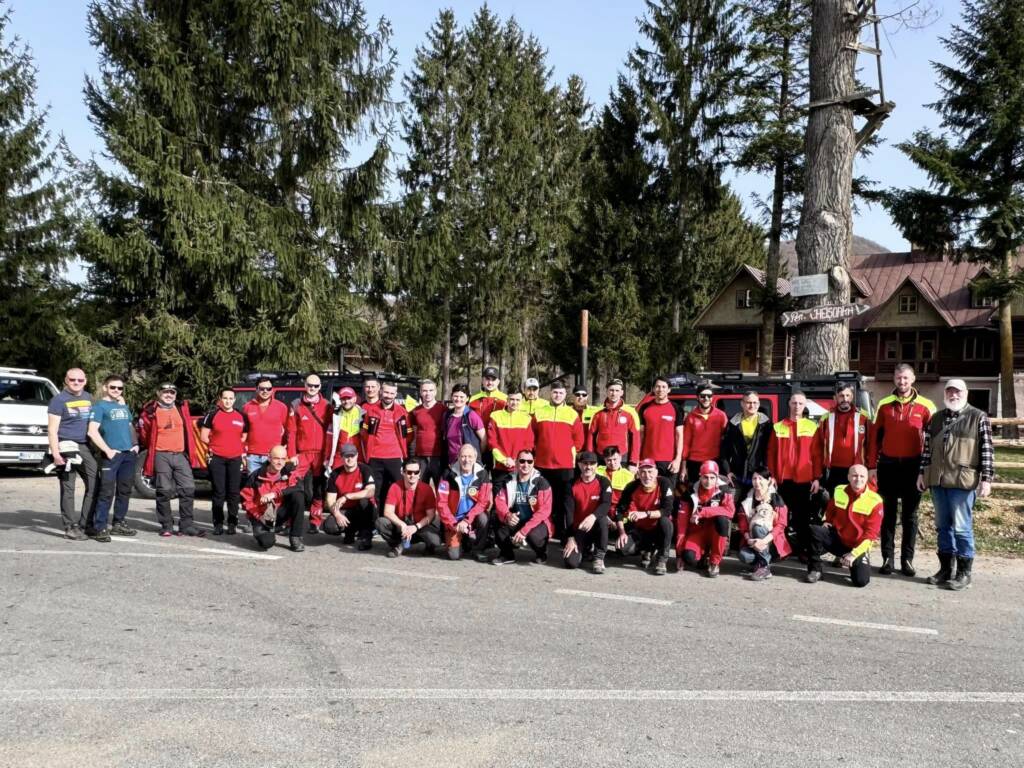 FOTO: Primul exercițiu regional salvaspeo organizat în Avenul Groapa de Aur din Masivul Postăvarul