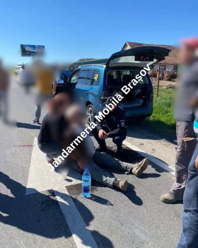 Accident între un autoturism și un biciclist în zona comunei Măieruș. Jandarmii au intervenit pentru acordarea primului-ajutor