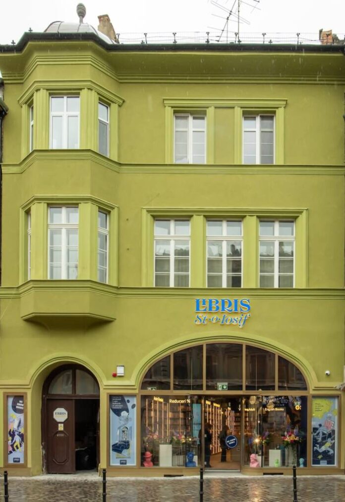 Libris redeschide librăria Șt. O. Iosif din Brașov, după 6 luni de renovări și o investiție de 500.000 Euro