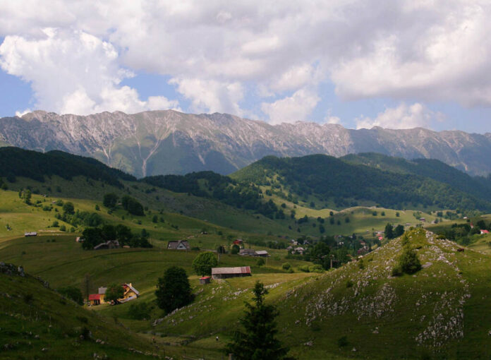 Două sate din județul Brașov, cele mai căutate sate din țară pentru sărbătorile de Paște