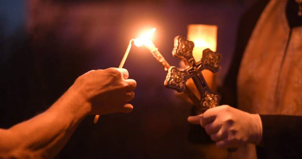 Simboluri: Lumânările însoţesc toate ritualurile vieţii