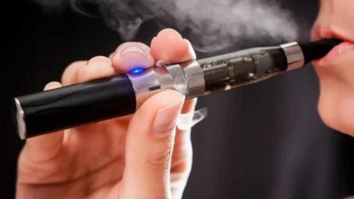 Studiu: Ţigările electronice pot creşte riscul de insuficienţă cardiacă