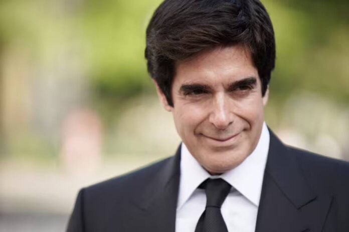 Magicianul David Copperfield este acuzat de agresiuni sexuale de către șaisprezece femei