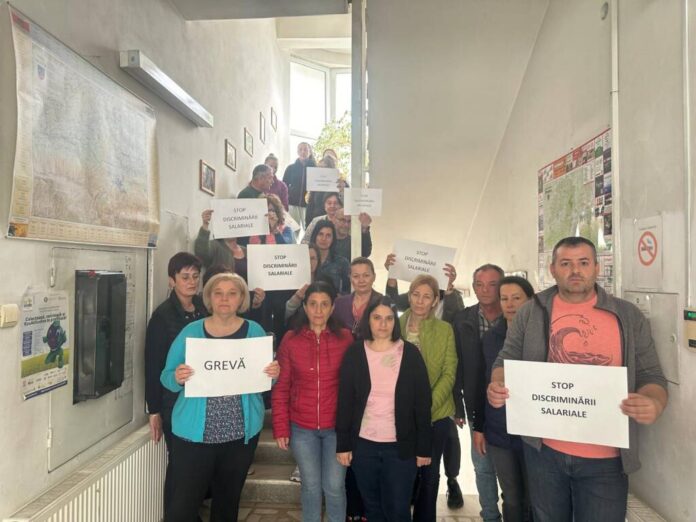 Angajații de la Agenția pentru Protecția Mediului Brașov continuă protestul