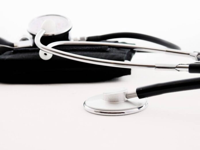 Pe durata Sărbătorilor Pascale, din cauză că nu sunt doctori, Spitalul Orășenesc Victoria își suspendă activitatea