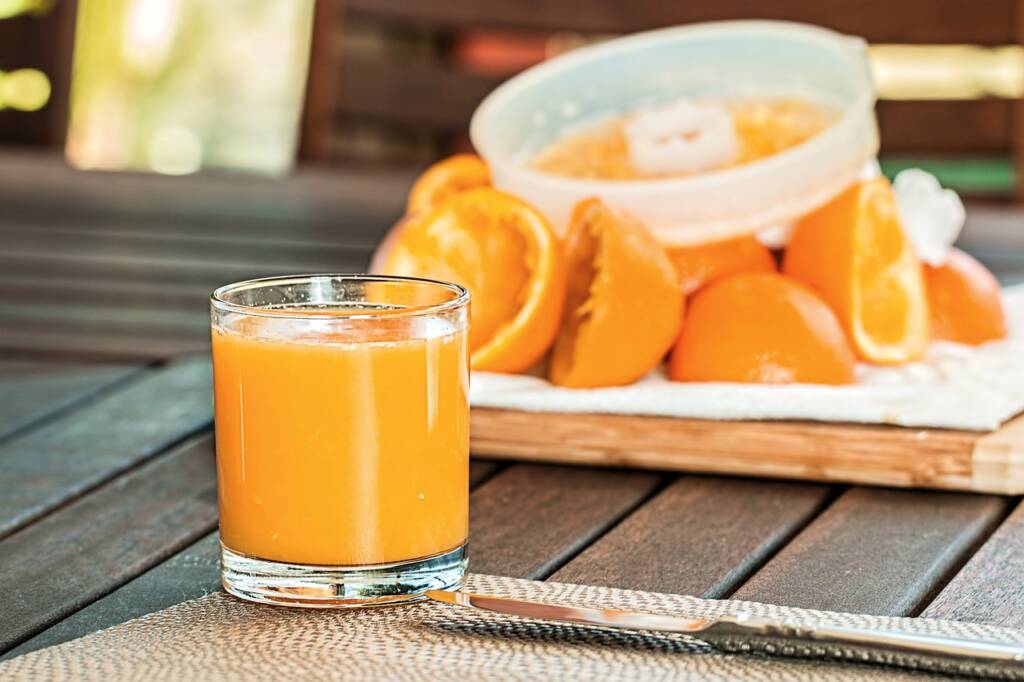 Conform unui dietetician: Cinci băuturi de evitat când ai nevoie de hidratare