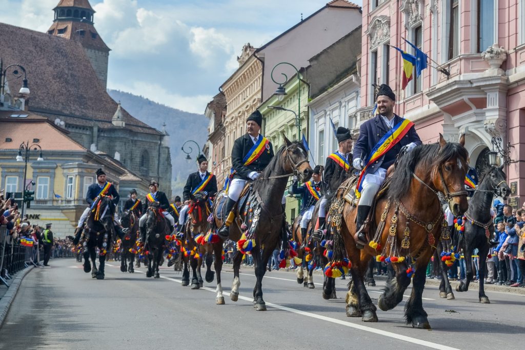 Brașov: Mai multe autobuze și troleibuze pe 15 linii pentru Coborârea Junilor în Cetate