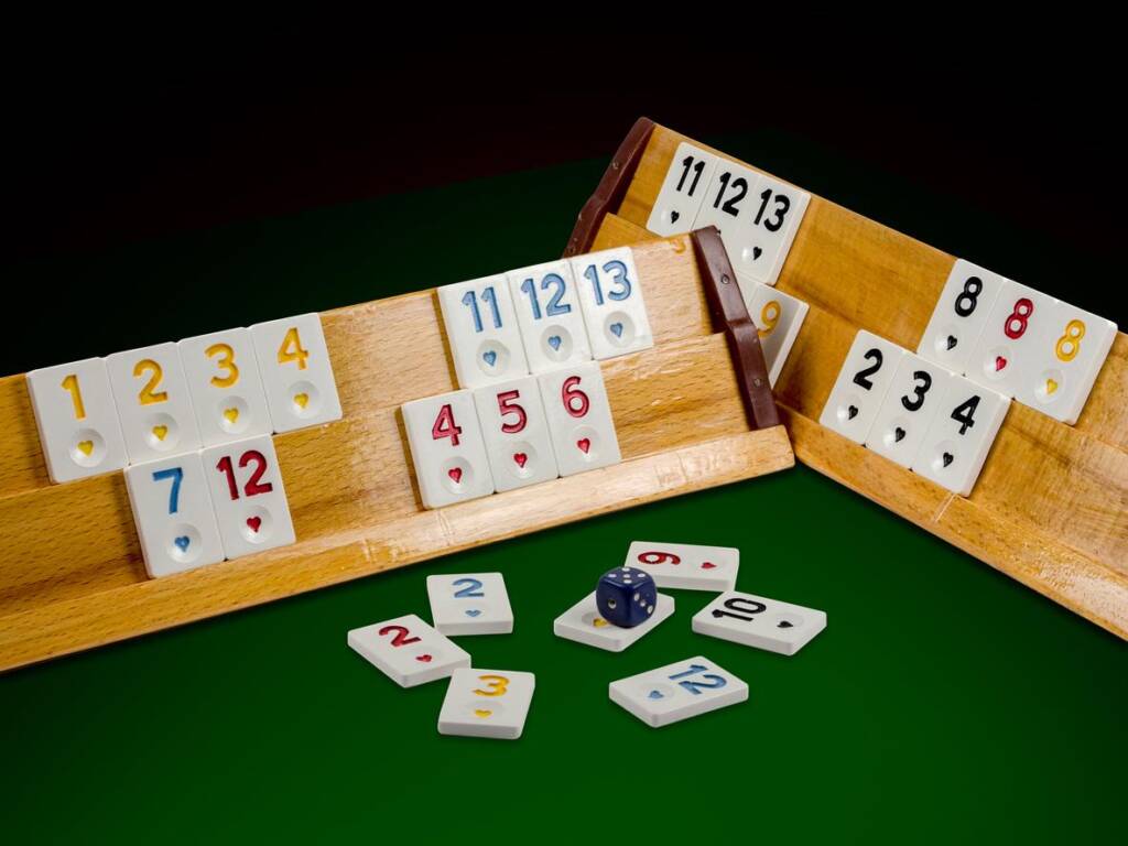 Prima reciclare: Avioanele de la Braşov au făcut să apară primul joc rummy din istorie