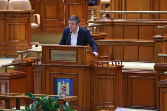 Senatorul USR Irineu Darău atrage atenția
