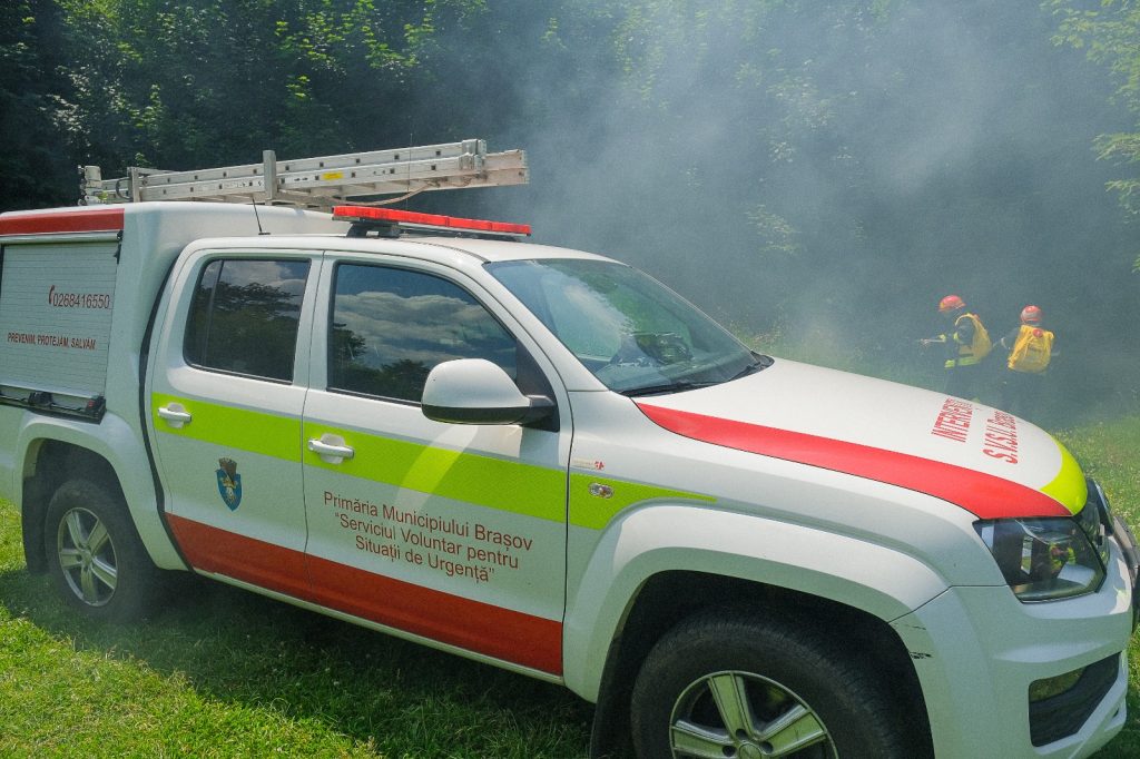 Exercițiu la Brașov, pentru gestionarea unui ,,Incendiu de vegetație pe Tâmpa”