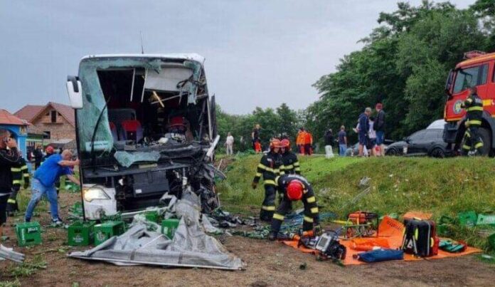 Accident grav pe DN1, între Făgăraș și Sibiu, Autcar cu 54 de pasageri, răsturnat