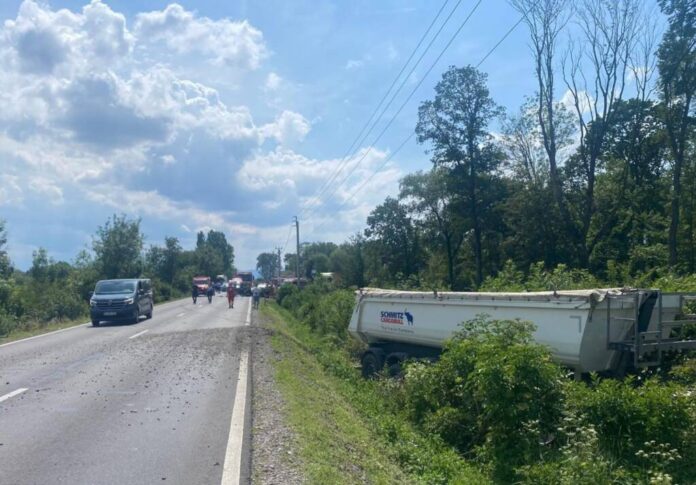O persoană a murit în urma unui accident între un tir și un autoturism pe DN 11, între Lunca Câlnicului si Hărman