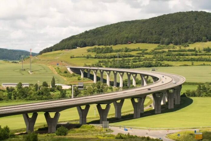 Autostrada Brașov-Bacău primește undă verde: va uni Moldova și Transilvania