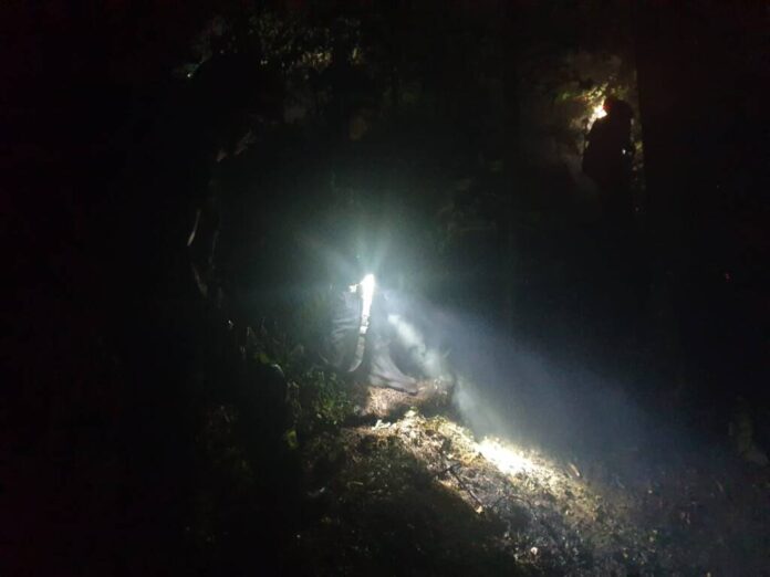 UPDATE / Incendiu de fond forestier în Săcele, în zona Bunloc. Au ars aproape 2000 mp de vegetație uscată și litieră.