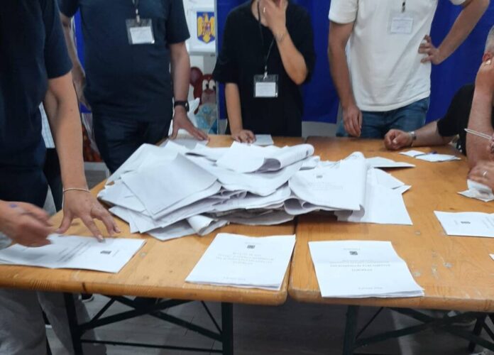 Delegații AUR, trimiși în secții cu interpelări pretipărite