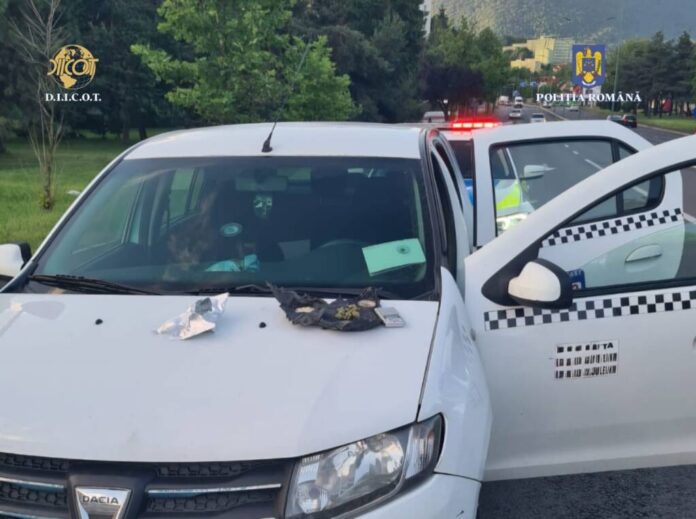 Un conducător auto a ajuns la închisoare după ce, în mașina lui, în cadrul unui control al polițiștilor brașoveni, s-au găsit substanțe interzise