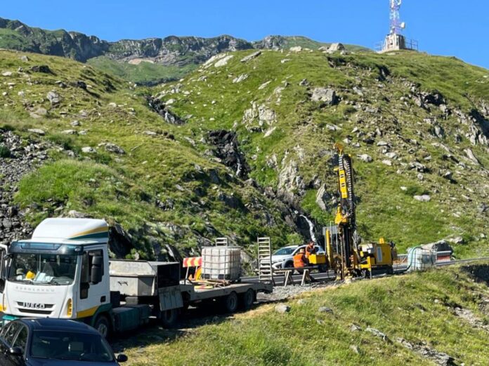 FOTO: Au început forajele geotehnice pentru modernizarea Transfăgărășanului