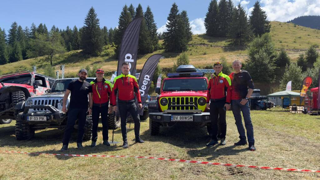 Salvatorii montani brașoveni au testat autospeciala Salvamont în condiții de teren variat (FOTO)