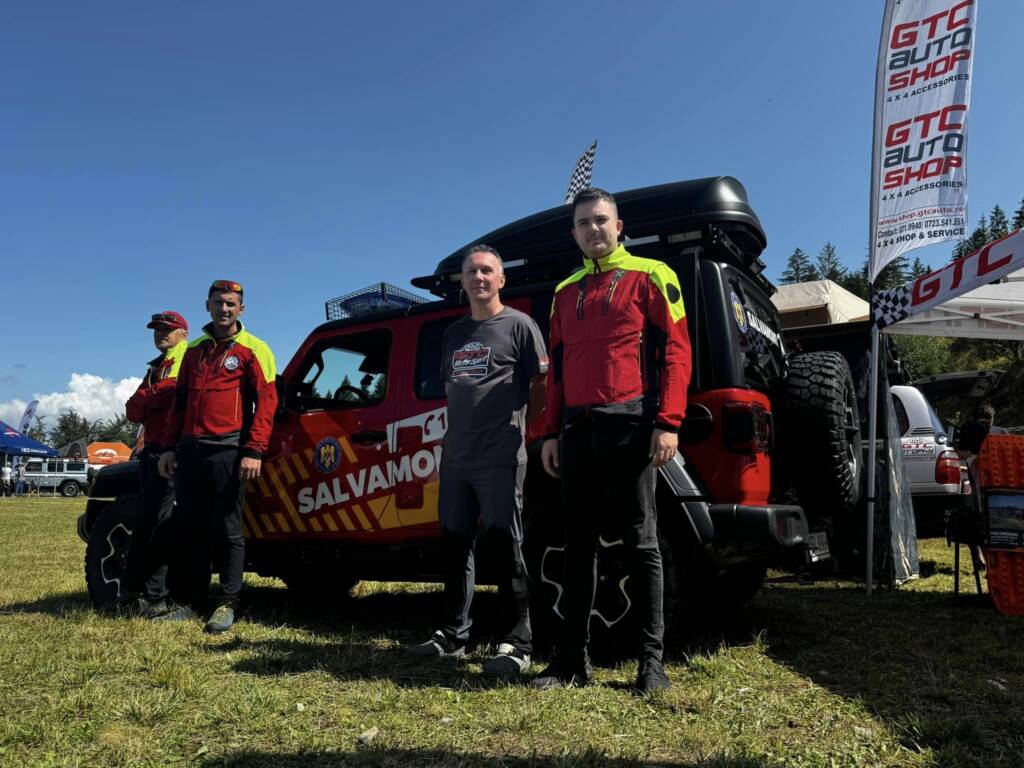 Salvatorii montani brașoveni au testat autospeciala Salvamont în condiții de teren variat (FOTO)