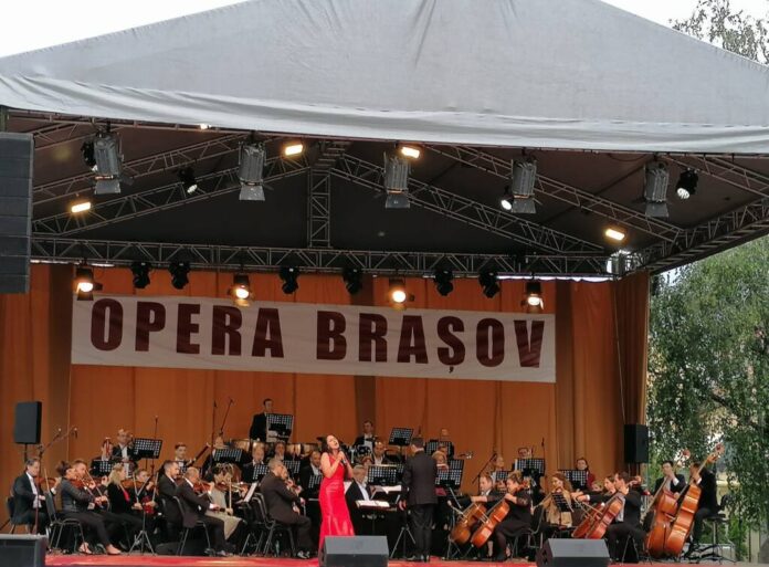„Opera Brașov vine la Coresi!”, „Bijuterii muzicale estivale”, lecția de balet „Vreau să dansez!”, în deschiderea stagiunii estivale a Operei Brașov