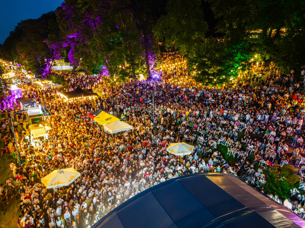 (P) The Mono Jacks, Om la lună și Mădălina Pavăl Orchestra concertează la Street FOOD Festival Brașov 2024 