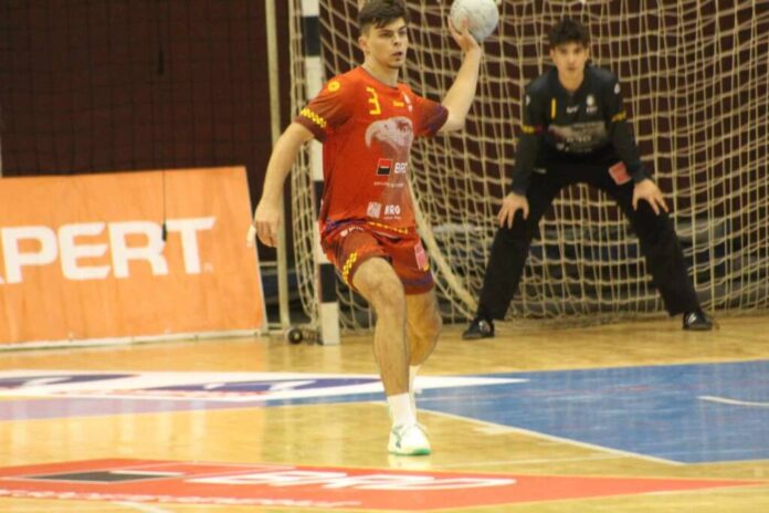 Handbal masculin: Raul Popa (Avatar Brașov), în lotul României pentru EURO U19 din Muntenegru