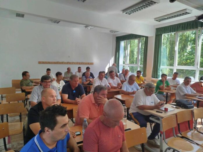 Ceață la Liga 4 Brașov. AJF Brașov încă nu știe câte echipe vor participa în campionat! Ce se întâmplă cu CSM Corona Brașov