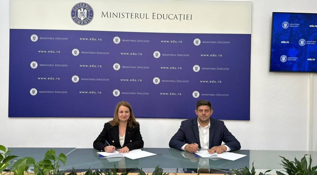 Vești bune pentru familiile tinere din Sânpetru: primarul Marian Arhire a semnat contractul de finanțare pentru Școala verde - o școală nouă care se va construi de la zero și unde vor putea învăța 850 de elevi