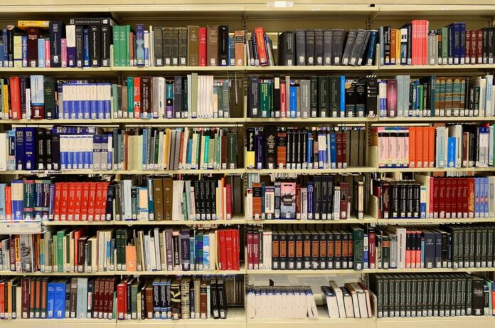 Amenzi de 5,9 milioane lei de la Consiliul Concurenţei pentru 6 companii și o asociație care se ocupă cu cărți