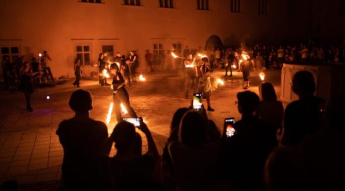 Ordine cavalerești, scenete medievale, spectacol cu foc, în cadrul Festivalului medieval de la Făgăraș
