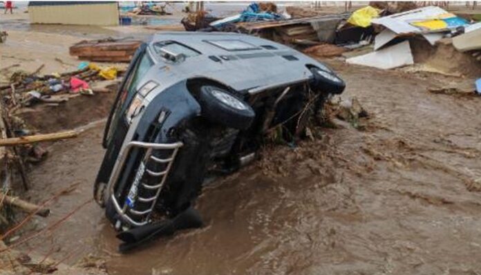 Recomandări pentru evitarea riscurilor cauzate de fenomene meteorologice extreme
