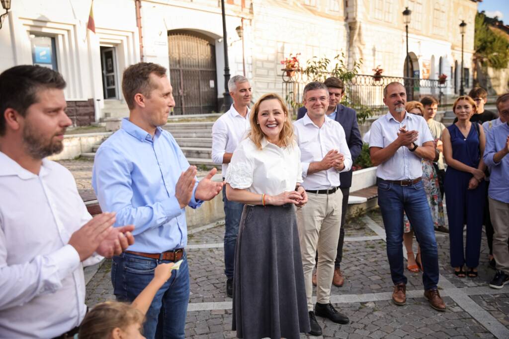 USR Brașov este deschis pentru toți oamenii cinstiți și integri din județ. Elena Lasconi: “Oamenii de bună credință nu trebuie să se ferească să intre în politică”