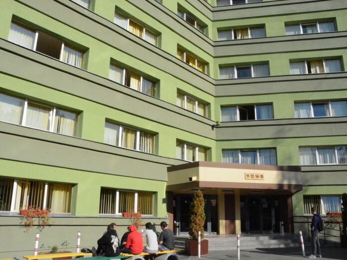 Studenții brașoveni vor plăti taxe mai mari pentru un loc în cămin