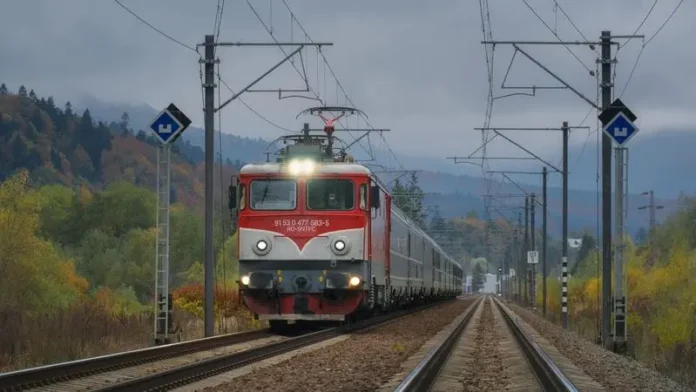 Întârzieri mari ale trenurilor din cauza unor „deranjamente la infrastructura feroviară” pe segmentul Brașov – Dârste