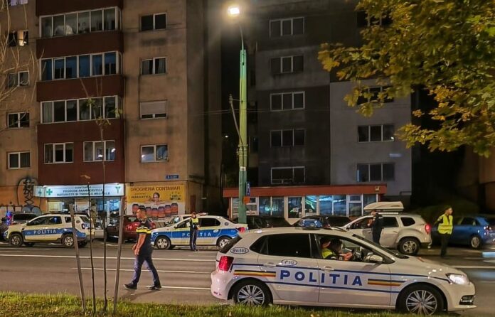 168 persoane legitimate și 122 autovehicule verificate, după ce polițiștii au fost prezenți în mai multe zone din Brașov