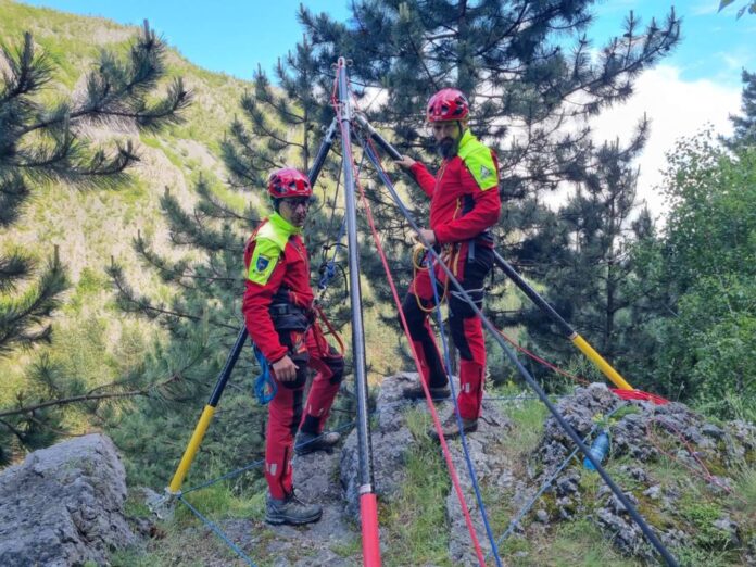 Salvatorii au primit în ultimele 24 de ore 7 apeluri prin care se cerea ajutorul lor de urgență: 5 persoane au fost salvate, o persoană a fost găsită decedată