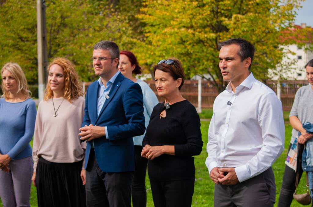 Candidații USR Brașov pentru Parlament vor să lupte pentru interesele cetățenilor și să contribuie la o Românie mai bună pentru toți, nu doar pentru unii