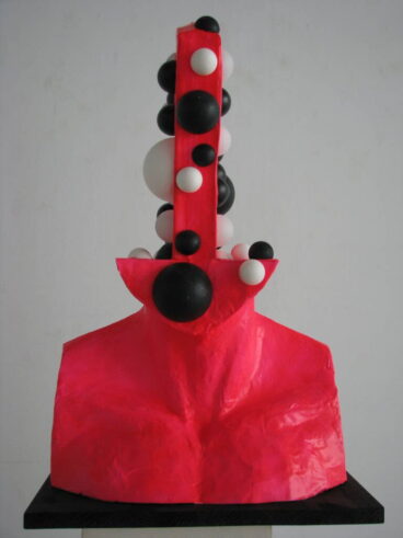 Expoziția „Atinge-mă”, o explorare a sculpturii cinetice, semnată de Horia Hudubeț, la Muzeul de Artă Brașov. Vizitatorii se pot implica în modelarea lucrărilor