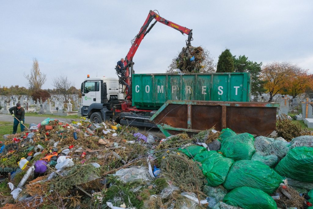 Primăria Brașov continuă pregătirile pentru Luminația și Moșii de iarnă. RATBV introduce linia temporară 41B, Livada Poștei - Cimitirul Municipal