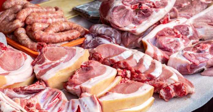 Carnea de porc se scumpește cu până la 15% înainte de Crăciun 