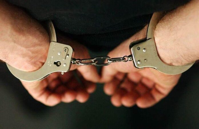 Bărbat reținut de polițiști după ce a încălcat un ordin de protecție și s-a apropiat de soția lui