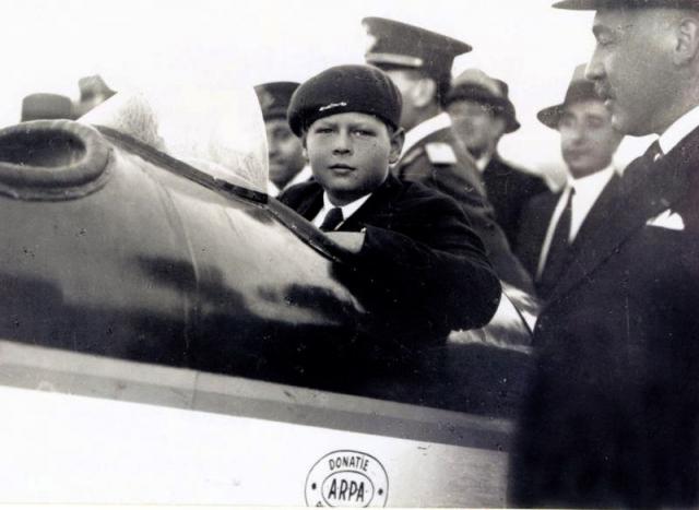 Onor: Primul rege aviator din lume a învățat să piloteze la Ghimbav
