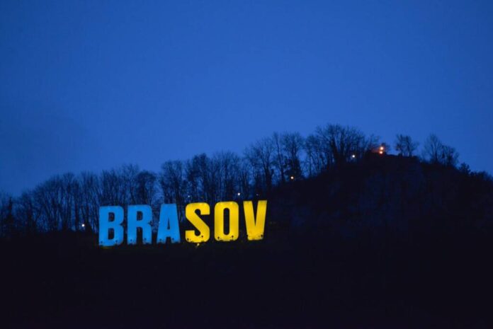 1.000 de zile de la începutul invaziei rusești în Ucraina: Literele „BRAȘOV“ de pe Tâmpa, în drapelul Ucrainei