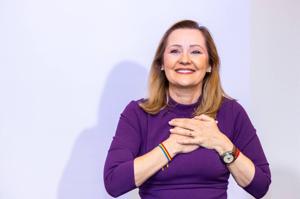 USR Brașov și-a prezentat public echipa pentru alegerile parlamentare din 1 decembrie și viziunea pentru Brașov și România pentru următorii ani. Elena Lasconi, președinta USR, a fost prezentă la eveniment