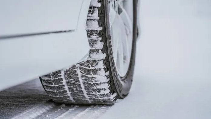 Trafic rutier în condiții de iarnă în județul Brașov, fără accidente rutiere care să provoace victime