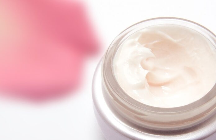 InfoCons – Organizația Europeană pentru Protecția Consumatorilor: De Black Friday, atenție la produsele cosmetice neconforme!