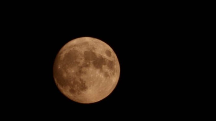 Luna Castorului, vizibilă la sfârșitul săptămânii. Ultima super-Lună a anului va domina cerul României