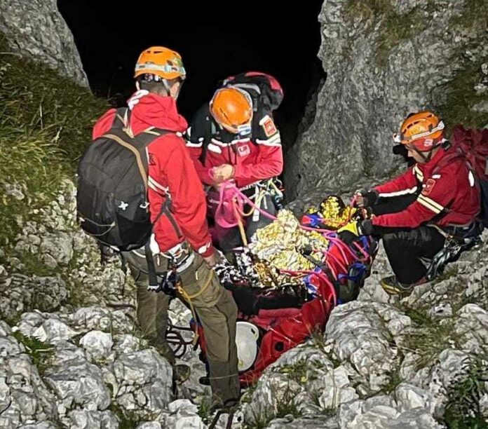 Intervenție de salvare în Masivul Bucegi pentru doi alpiniști blocați